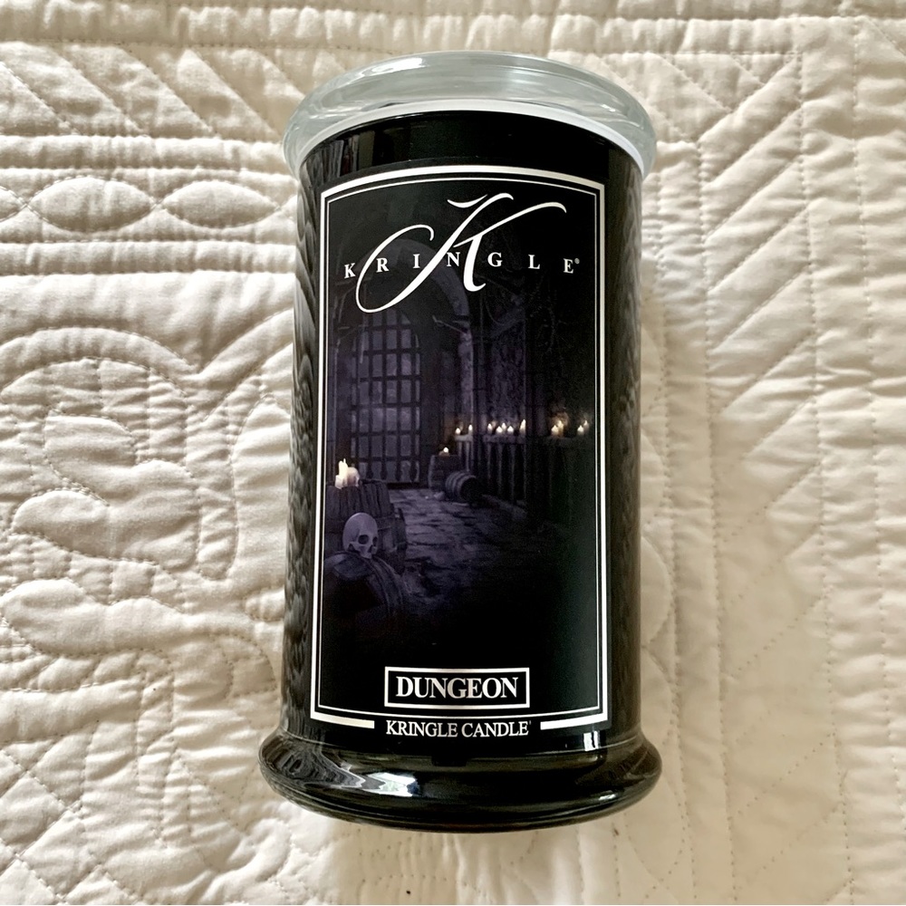 Kringle Candle 2022 Halloween limited edition dungeon